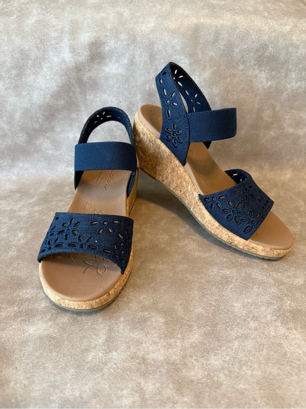 Skechers Arch Fit Luxe Foam Bouncing Wedge Sandals Navy Floral Size 8